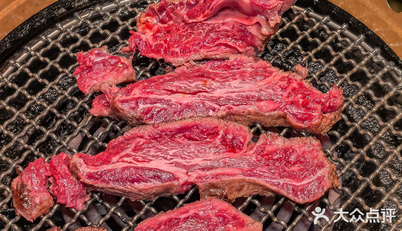 就在万象城🎄有Kitty猫的圣诞烧肉来啦！