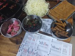 -铜元老码头鳝鱼火锅