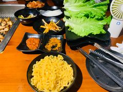 -肉甲韩国木炭烤肉(新壹街1店)