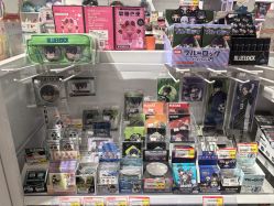-嗨本可潮玩仓(大兴大悦春风里店)