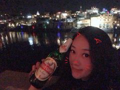 -Lake Shore Hotel & Restaurant