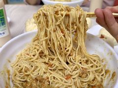 -李与白包子铺(桐梓林店)