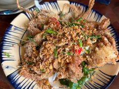 -Cuc Gach Quan Restaurant