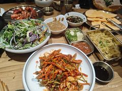 -青瓦餐厅·生鱼片·韩园烤肉(西塔店)