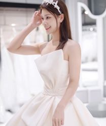 -莫小姐婚纱