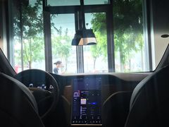 -TESLA 特斯拉(上海太古汇体验店)