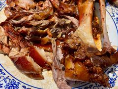 -老天桥酱肉烧饼夹肘子(天桥店)