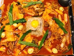 牛肉火山炒年糕-包装马车·韩国料理·포장마차