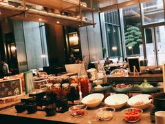 自助调料区-西安高新洲际酒店•源咖啡全日制餐厅