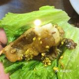 了以后有点脆，配上红色的多酱和黄色的粉粉