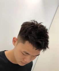 点击看大图 -八佰伴8008星级形象店