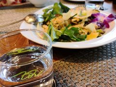 -Chom Cafe and Restaurant