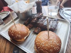 -Ribs & Burgers The Rocks