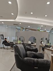 点击看大图 -八佰伴8008星级形象店