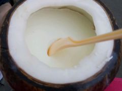 -志龙皇冠吃货椰子铺
