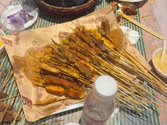 -老街烧烤大排档·地道湖北菜·龙虾馆(汉口火车站店)