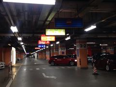 -大宁国际商业广场-地下停车库