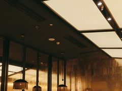 -钱小奴海鲜自助黑金店(杭州滨江龙湖店)
