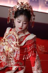 点击看大图 -LOVINA洛维娜婚纱礼服