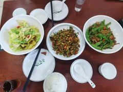 -湖南人家湘菜馆(镇江路店)