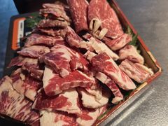 -铭牛烧肉·和牛海鲜自助(高新月牙湖店)
