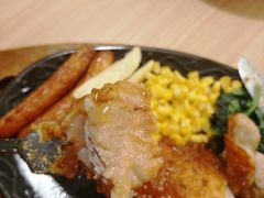香辣烤肠配黑椒酱汁风味鸡排-萨莉亚意大利餐厅(龙胜站颂荟商场店)
