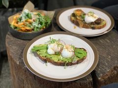 牛油果温泉蛋吐司-O'mills Sourdough Bakery&Bistro(永嘉路店)