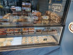 面包甜点陈列柜-鲍师傅糕点(大沽南路店)