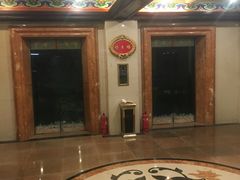 -皇宫大酒店