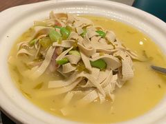 豆皮炒鸡毛菜-十里弄堂(K11店)