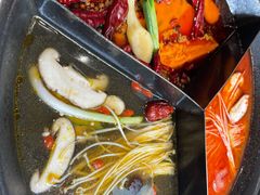 -渝里重庆火锅(航天城店)