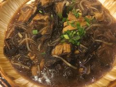 东北小鸡炖蘑菇-东北农家小院(定西路店)