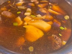 -鱼窝棚柴火铁锅炖(富山屯店)