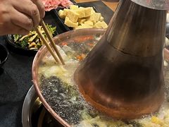 -果松木炭酸菜铜火锅·外婆参鸡汤