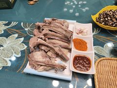 -三江源美食城