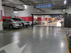 -爱琴海购物公园-地下停车场