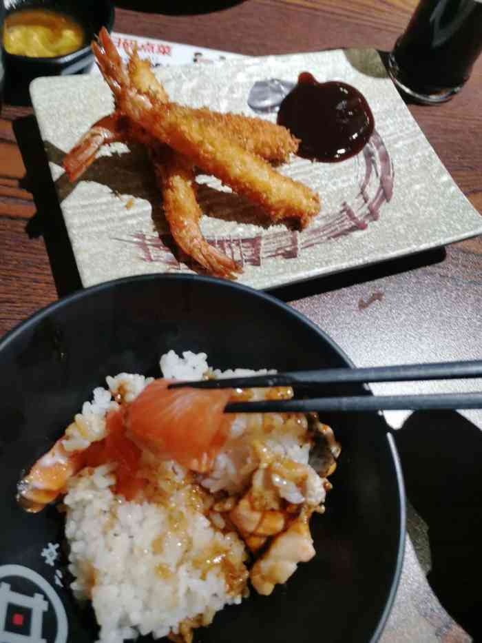 花庭丼(仲盛世界商城店)-"同事介绍说这家的丼物和日本好像,于是乎乘.