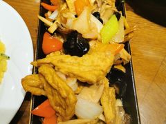 -青瓦餐厅·生鱼片·韩园烤肉(西塔店)