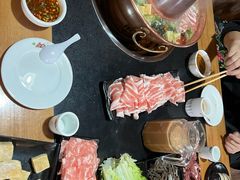 -果松木炭酸菜铜火锅·外婆参鸡汤