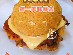 鸡扒芝士蛋菠萝包-颓记茶餐厅(美景总店)