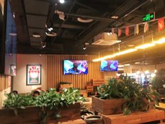 大堂-日进一片海.生腌海鲜火锅.宵夜烧烤(三里屯总店)