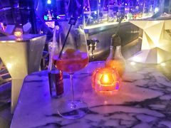 -OZONE 顶楼酒吧(香港丽思卡尔顿酒店)