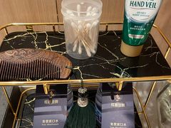 -红鼎豆捞·非遗鲍皇汤火锅(宝丰路店)