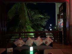 -亚龙湾喜来登·美景台大堂吧