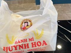 -Bánh Mì Huynh Hoa