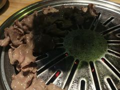 雪花80％厚切牛舌-老炉家木炭烤肉(长江国际店)