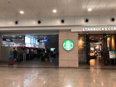 门面-星巴克(浦东机场T2到达店)