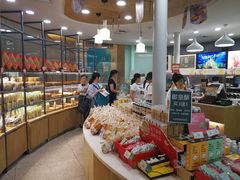 面包甜点陈列柜-仟吉KenGee(武汉高铁站店)