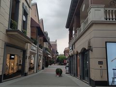 -王府井奥莱临潼小镇(临潼店)