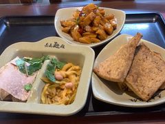 -亮亮面馆(经六路店)